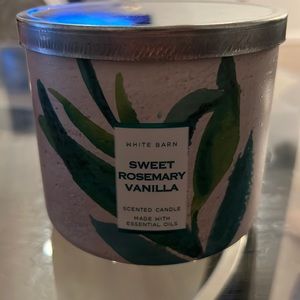 B&BW White Barn Sweet Rosemary Vanilla Candle